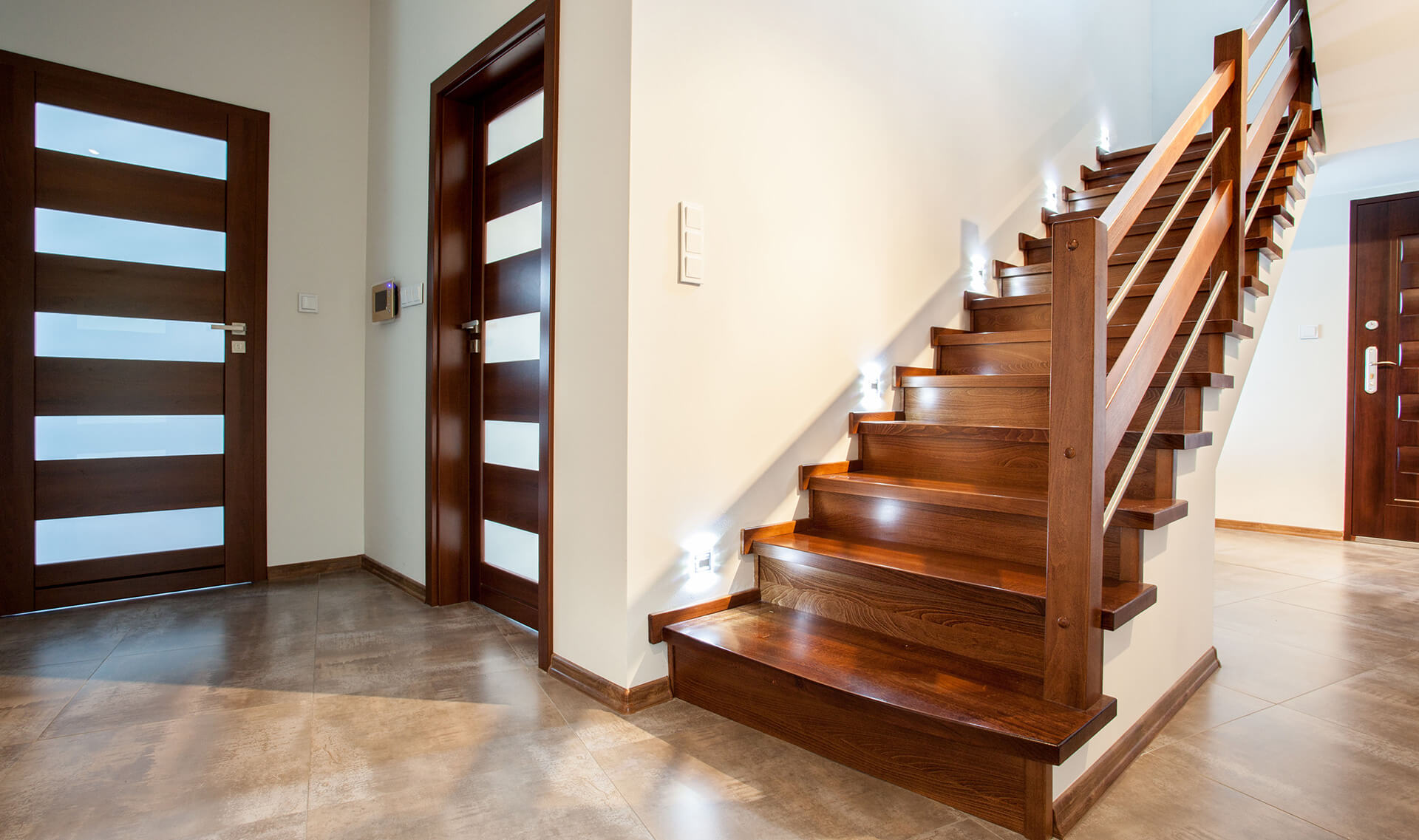 schody-drewniane-policzkowe